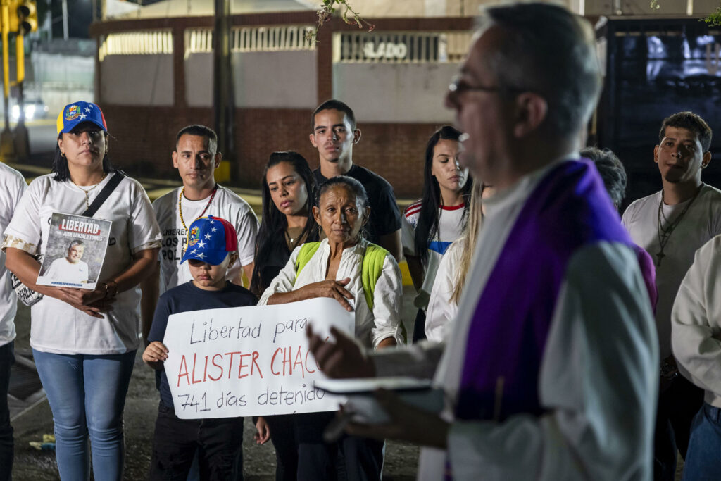 Familiares de presos políticos hacen vigilia en Caracas por la liberación de sus parientes - 1cd9a57a85fcdb0ac89fe26a62a91aa39d3b84dew-1024x683