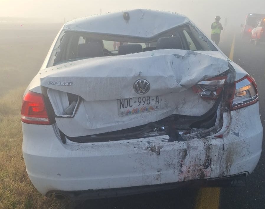 2dtmcrecofcdphy24hzz45bq3i Auto implicado en el choque del Libramiento Bicentenario en el Estado de México.