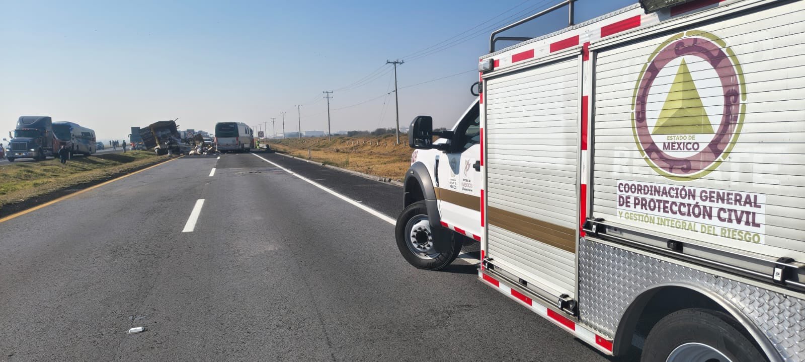 obk353g7ojemjn5oesuok63ig4 Protección Civil del Estado de México acude a auxiliar tras choque en Libramiento Bicentenario.