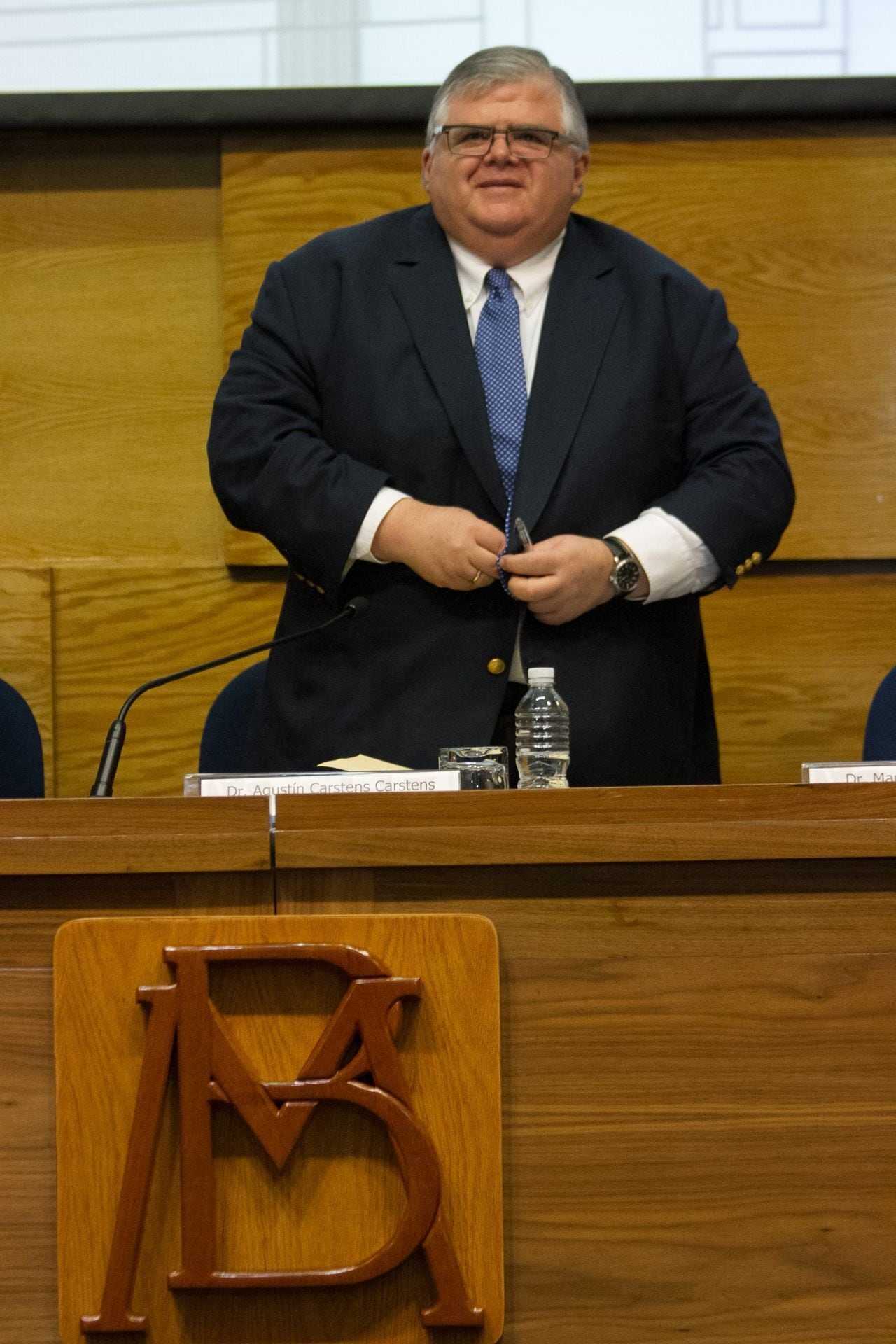 Agustin Carstens tiene una amplia carrera como economista en Banxico, SHCP, FMI y BPS