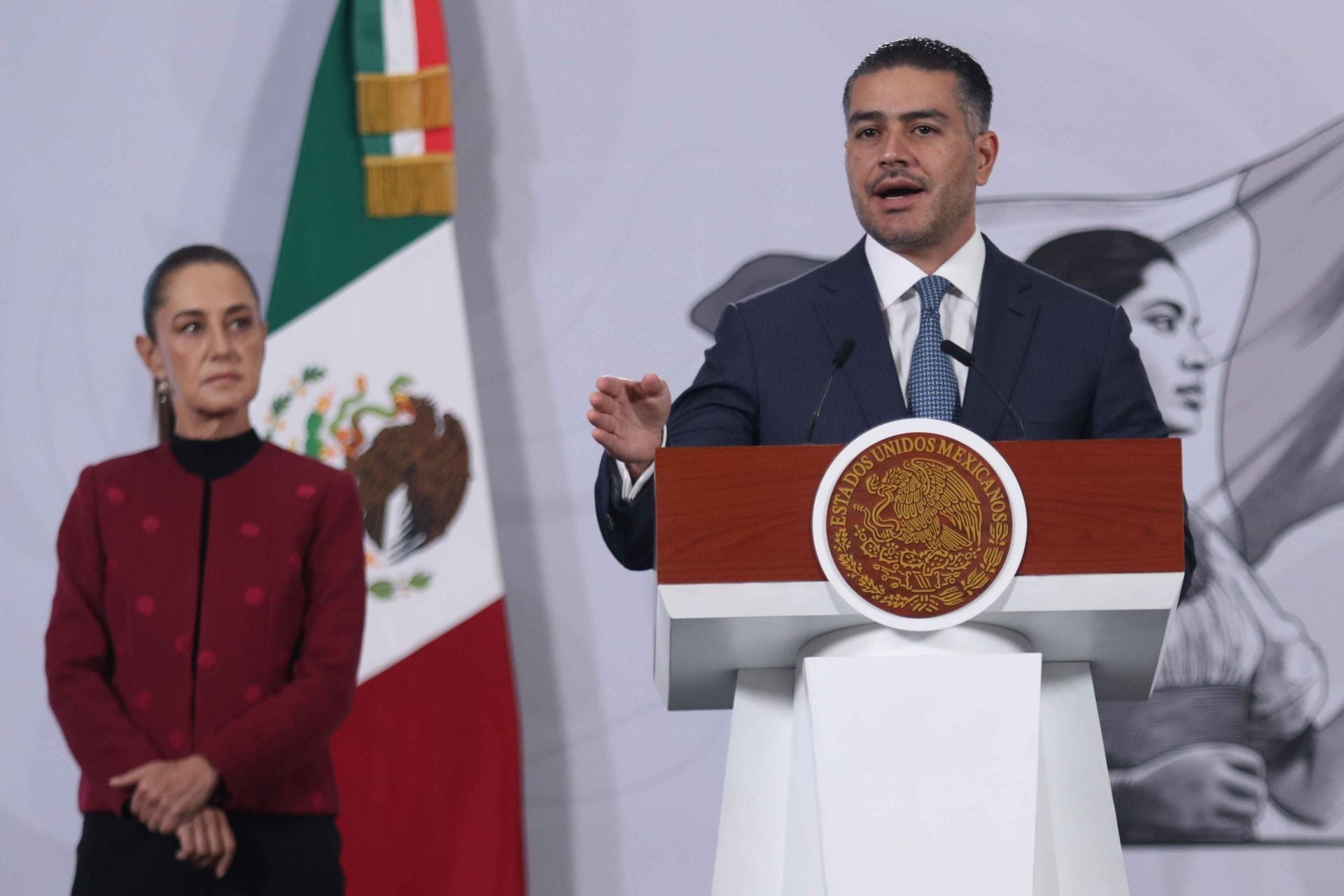 Harfuch dijo que el caso del coche bomba sería por una disputa entre 2 grupos locales y no una afreta al gobierno