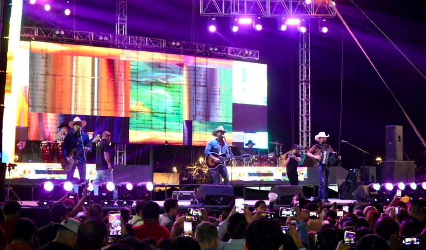 stu-034-2026-entre-juanchos-tiburones-y-ovnis-concluyo-el-carnaval-tamaulipas-12-850x500-1