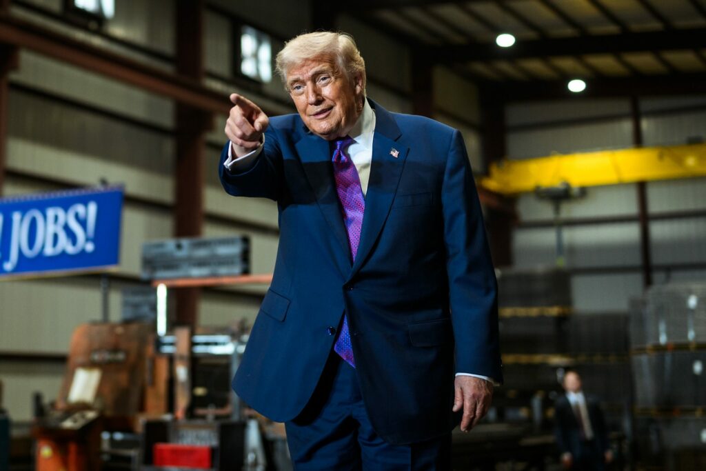 trump-arancel-global-1024x683-2 Delcy Rodríguez llama "socio y amigo" a Trump y le pide cesar el bloqueo contra Venezuela - trump-arancel-global-1024x683