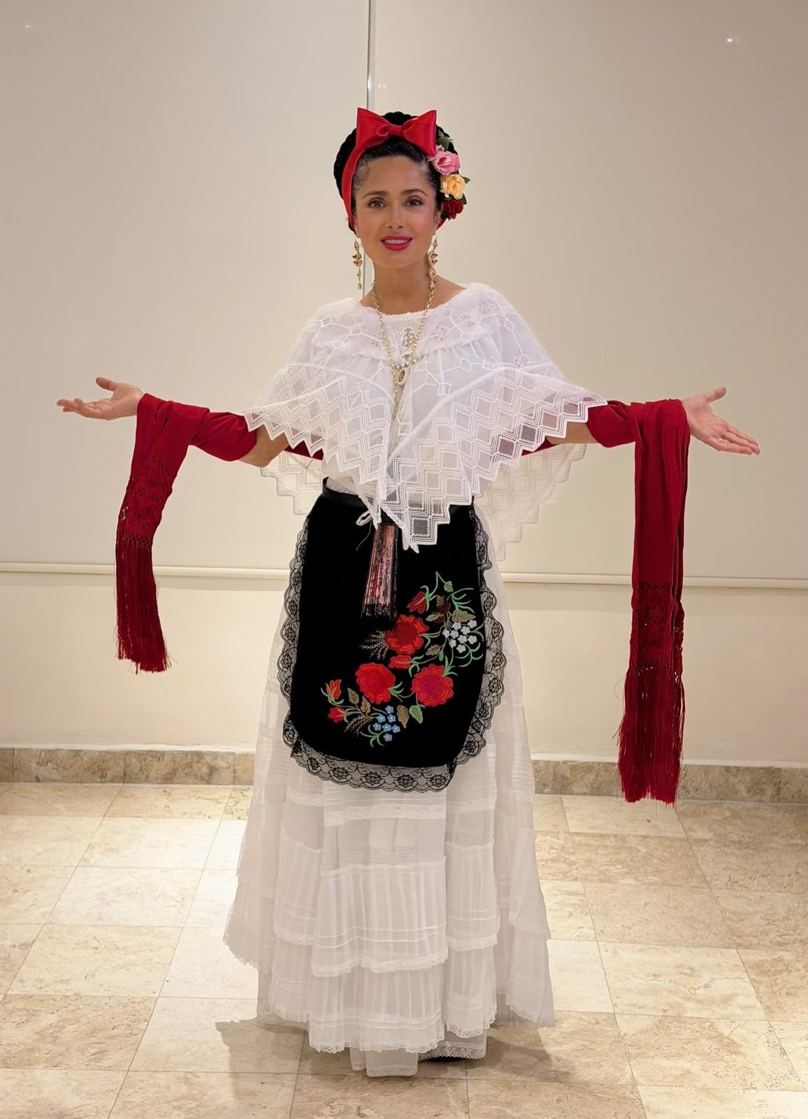 ywxex4z3nzfbzjugyivejjqeca Rocío Nahle comparte foto con Salma Hayek y agradece promoción cultural de México