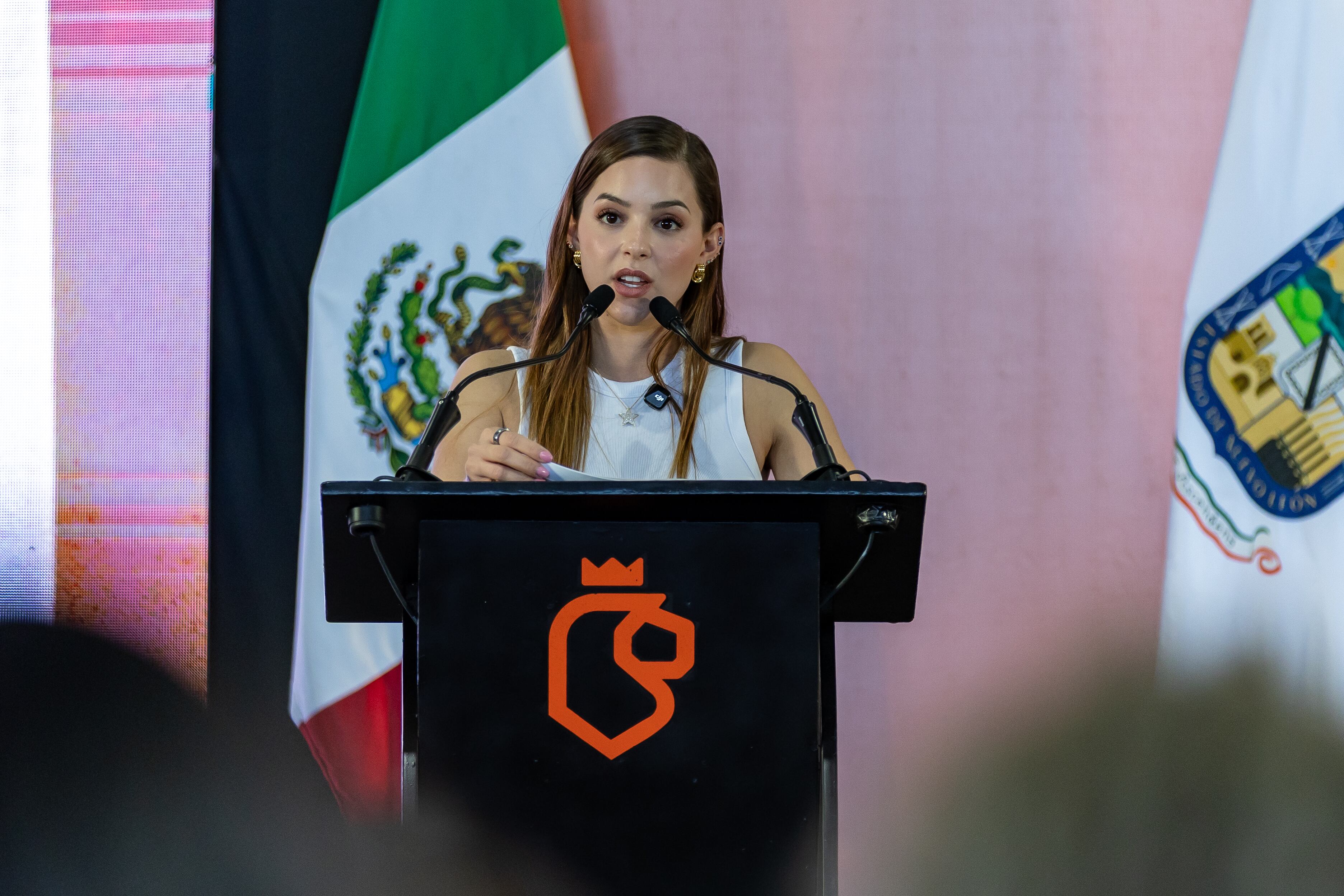 Programa de Samuel García "Ayudamos a las Mujeres" beneficia a más de 40 mil jefas de familia en Nuevo León.