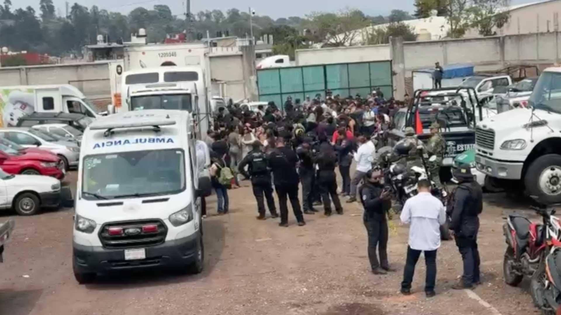5wmrbtwqfbbsni7ev2ytsddclq Encuentran más de 250 migrantes hacinados en tráiler en Veracruz