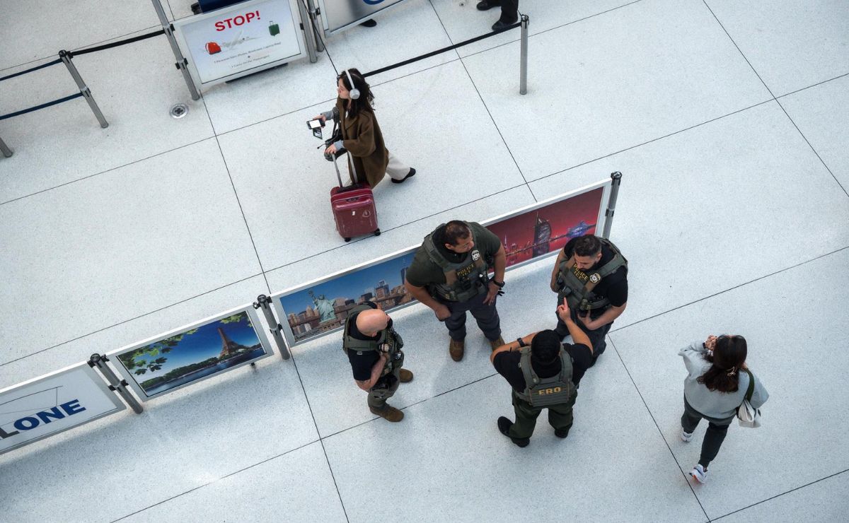 Trump plantea desplegar a la Guardia Nacional en aeropuertos - agentes-de-ice-en-aeropuertos-de-eeuu