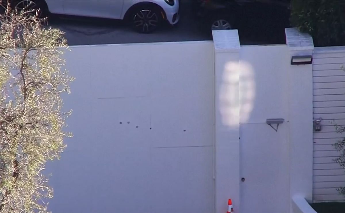 disparos-en-porton-de-la-casa-de-rihanna-en-los-angeles Disparan contra la casa de Rihanna en Los Ángeles; hay una detenida - disparos-en-porton-de-la-casa-de-rihanna-en-los-angeles