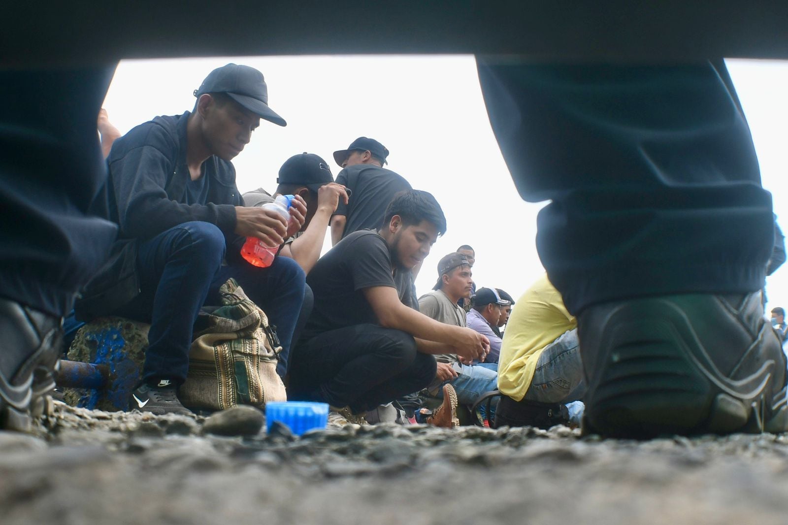 ivbr3lm4pvcb3i2fhex73ir3bi Encuentran más de 250 migrantes hacinados en tráiler en Veracruz