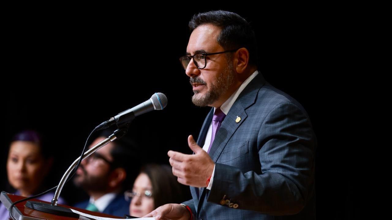 mqm2gdgccramdcizglg26fnmvm ¿Quién es Arturo Reyes Sandoval?