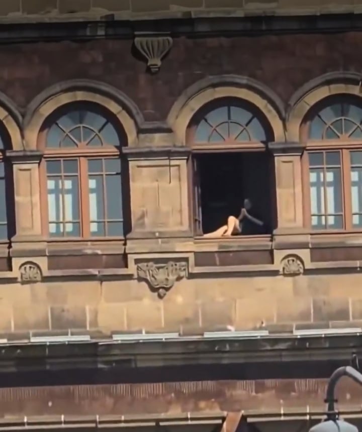 mvku5qnxdnhtnl4rslvxmlb7ie Falso video de mujer tomando el sol en Palacio Nacional