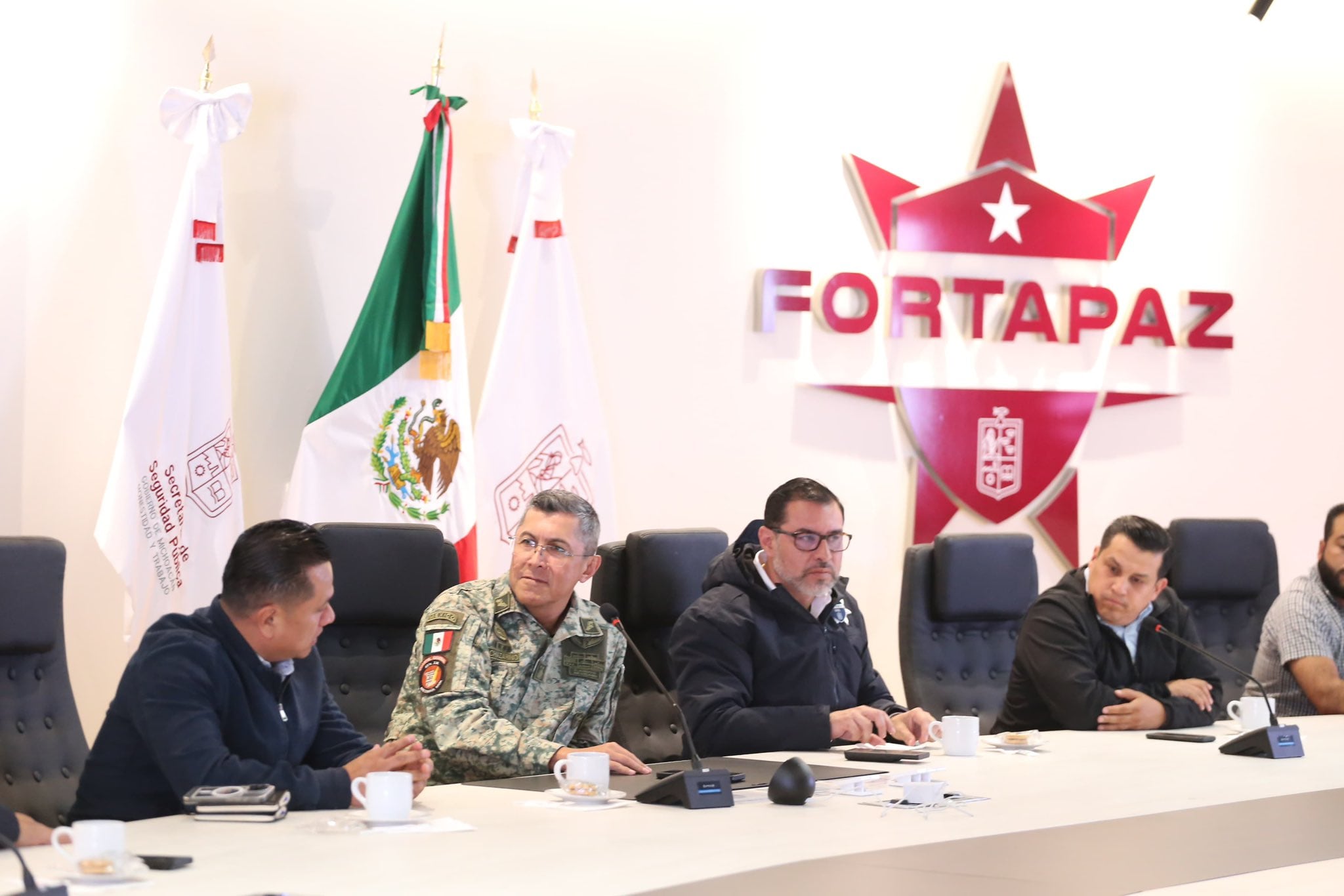 owrl6vyz7fhghnrxpdwrxpaxce ¿Quién es Oscar Rentería Schazarino?