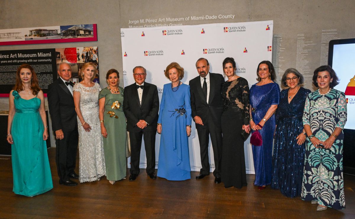 Reina Sofía de España entrega en Miami los Premios Sofía a la Excelencia - reina-sofia-de-espana-en-premios-sofia-a-la-excelencia