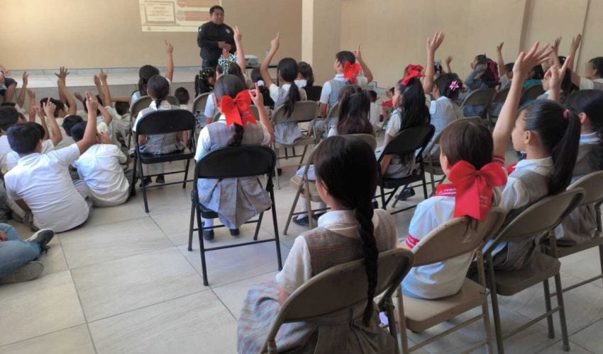 ssp-085-2026-reciben-estudiantes-madres-de-familia-y-docentes-orientacion-en-ciberseguridad-1-850x500-1