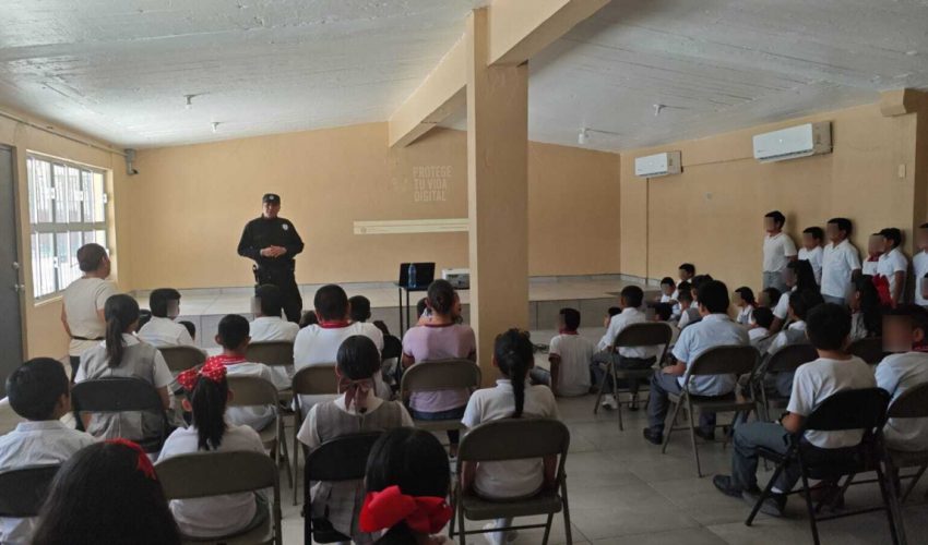 ssp-085-2026-reciben-estudiantes-madres-de-familia-y-docentes-orientacion-en-ciberseguridad-4-850x500-1