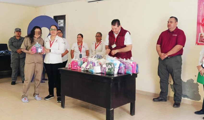 ssp-106-2026-refuerzan-reinsercion-social-con-entrega-de-kits-de-higiene-a-mujeres-en-cedes-reynosa-4-850x500-1