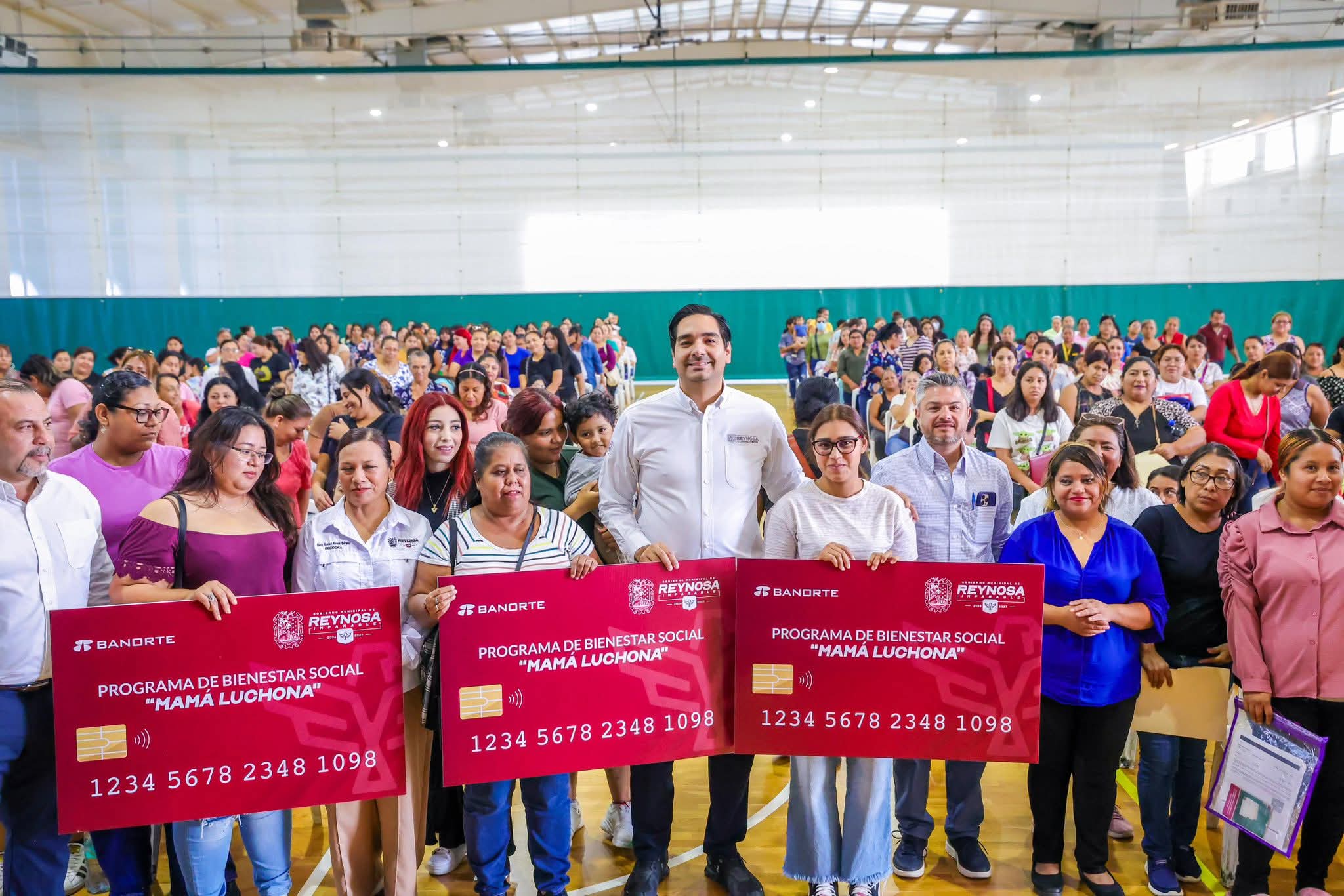 Reconocen a madres trabajadoras en Reynosa con entrega de apoyos sociales