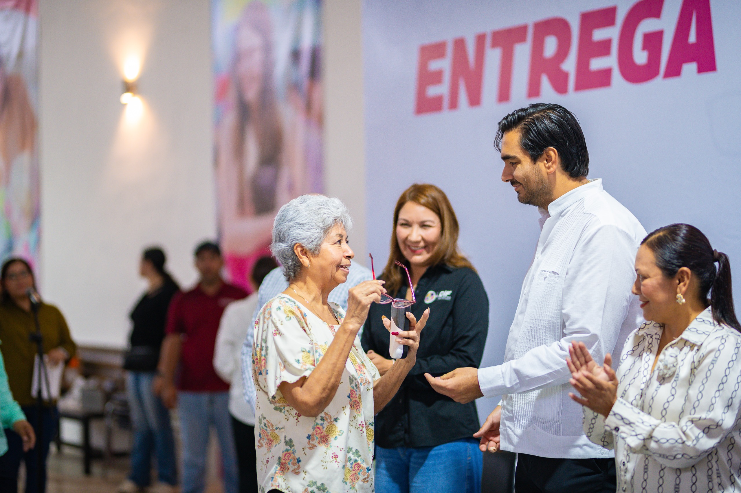 “Ver con claridad es un regalo que no tiene precio”; Julia Esther Contreras Medina