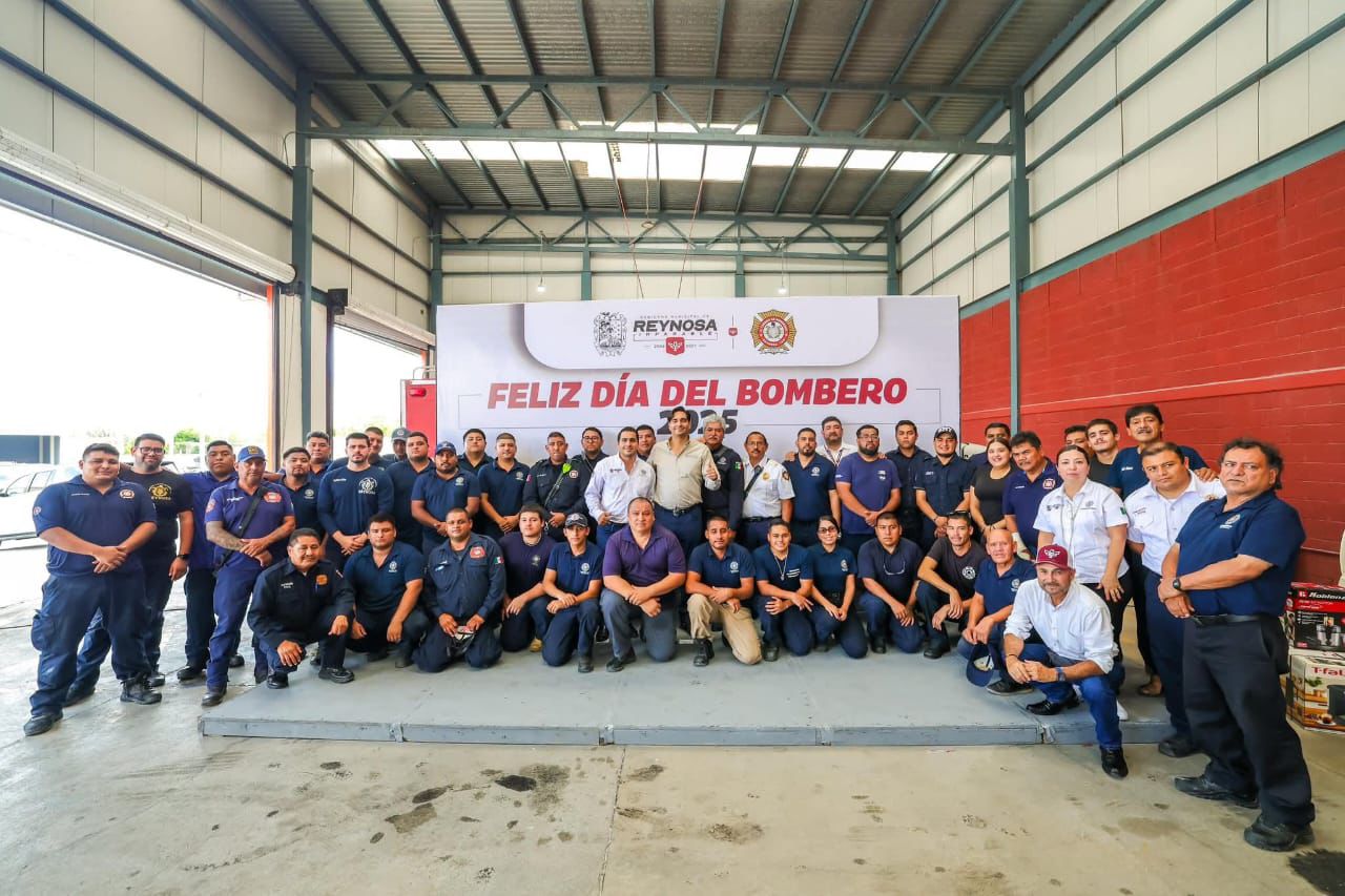 Celebró Alcalde Carlos Peña Ortiz a los Bomberos de Reynosa