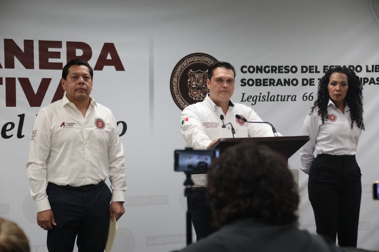 NO BAJAN COMPENSACIONES; CAMBIAN LOS CARGOS