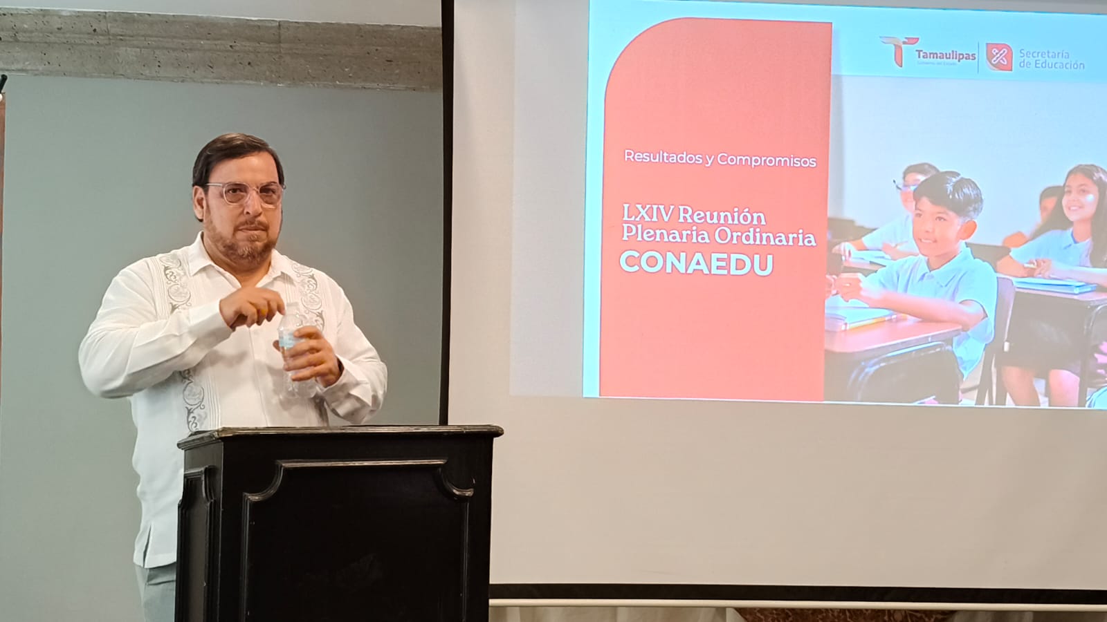 Presenta SET estrategias para ciclo escolar