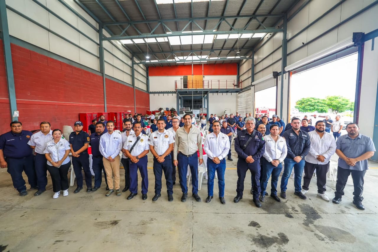 Celebró Alcalde Carlos Peña Ortiz a los Bomberos de Reynosa