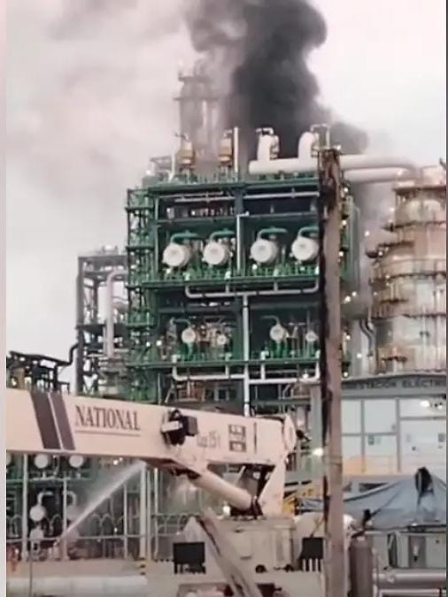 Pemex-Incendio-Refineria-Olmeca-Energy-and-Commerce