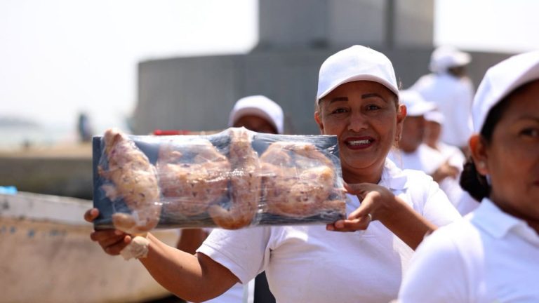 dif-026-2026-americo-y-maria-de-villarreal-reconocen-la-historia-y-el-trabajo-de-las-despicadoras-de-tamaulipas-5