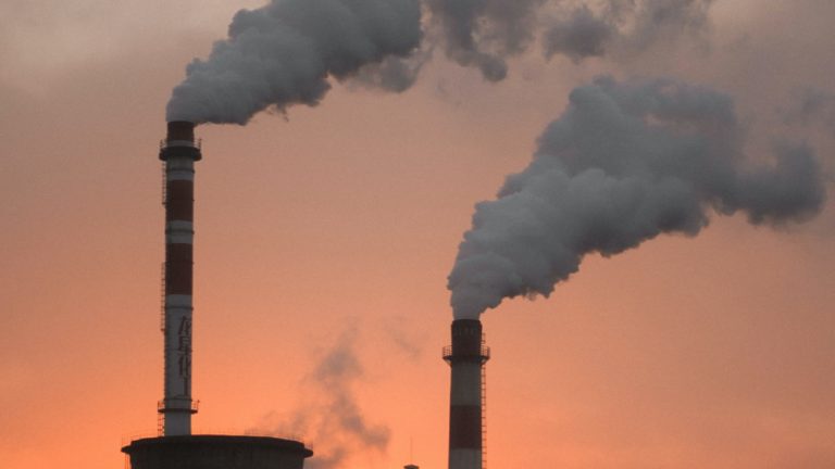 fabrica-co2-gases-contaminacion-dioxido-de-carbono