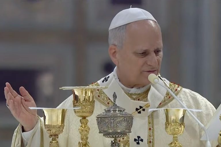 leon-xiv-jueves-santo-cena-del-senor-2026