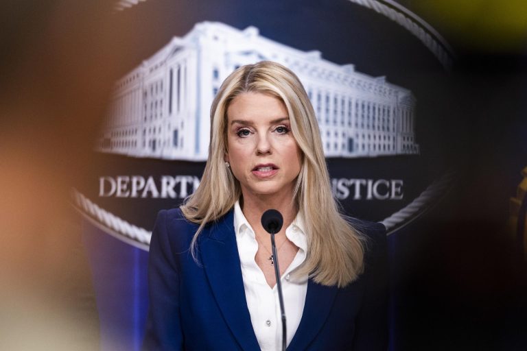 pam-bondi-eeuu